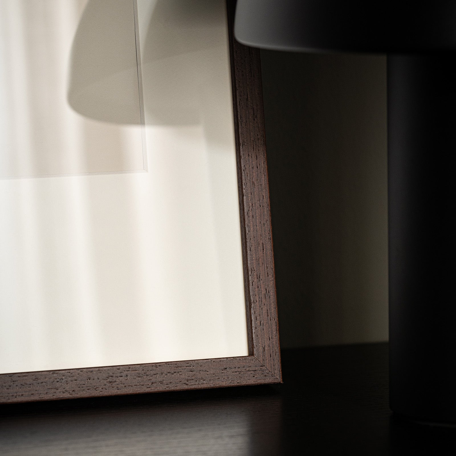 Exclusive Picture Frame - Walnut as a picture frame from Historly – frame detail – image 3
