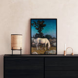 Hvit hest i skumringen